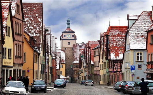 近些年德國經濟發展速猛，原因是什么？