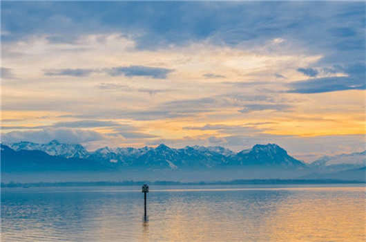 歐盟藍卡條件與人群